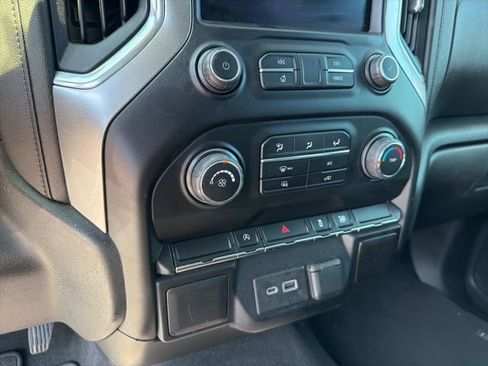 Used 2020 Chevrolet Silverado 1500 LT image 16