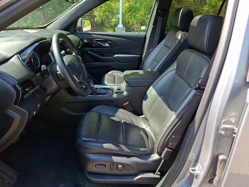Used 2023 Chevrolet Traverse RS AWD/4WD image 15