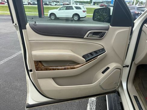 Used 2015 GMC Yukon Denali w/ Premium Package AWD/4WD image 8