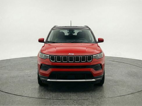 Used 2025 Jeep Compass Limited AWD/4WD image 2