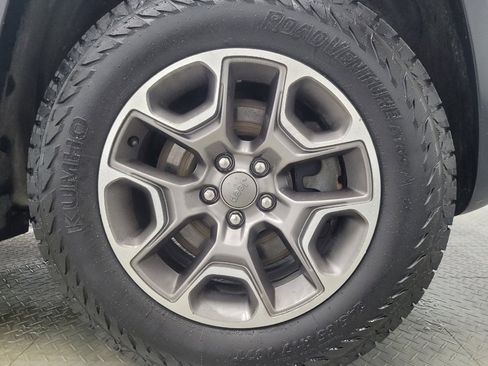 Used 2020 Jeep Cherokee Trailhawk w/ Cold Weather Group image 31