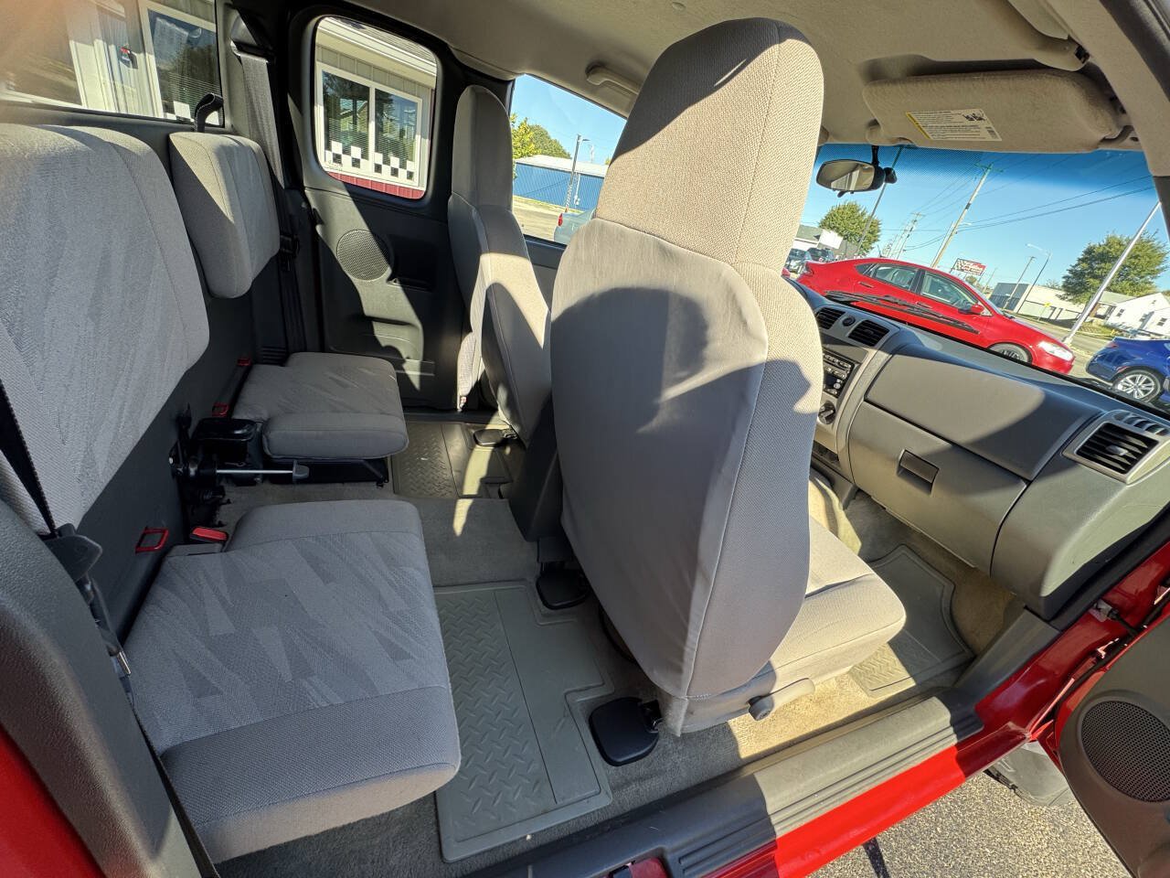 Used 2005 Chevrolet Colorado LS RWD image 35