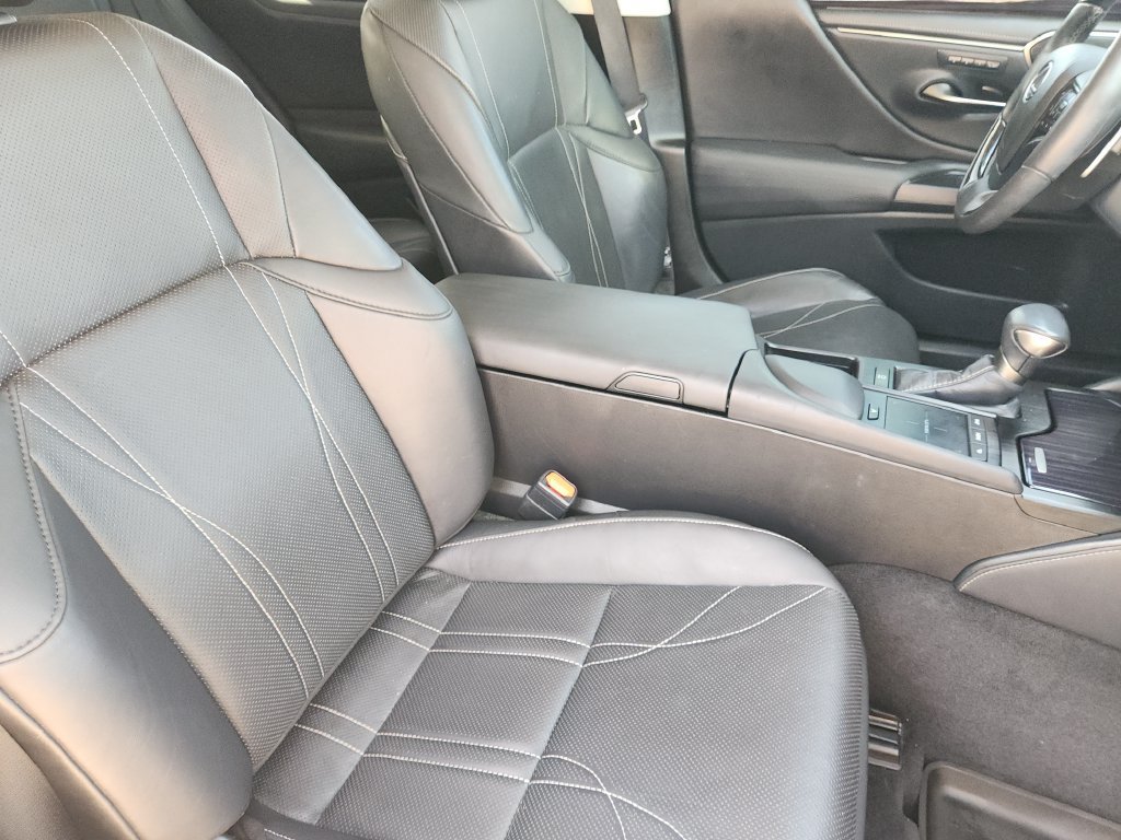 Used 2021 Lexus ES 350 Ultra Luxury w/ Accessory Package 2 FWD image 23