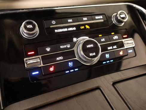 Used 2023 Lincoln Navigator L Reserve AWD/4WD image 8
