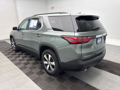 Used 2023 Chevrolet Traverse LT w/ LT Premium Package image 3