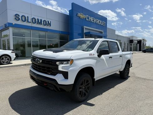 New 2026 Chevrolet Silverado 1500 LT Trail Boss w/ Convenience Package II AWD/4WD image 1