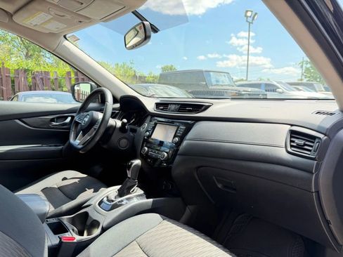 Used 2017 Nissan Rogue SV w/ Sun & Sound Touring Package AWD/4WD image 30