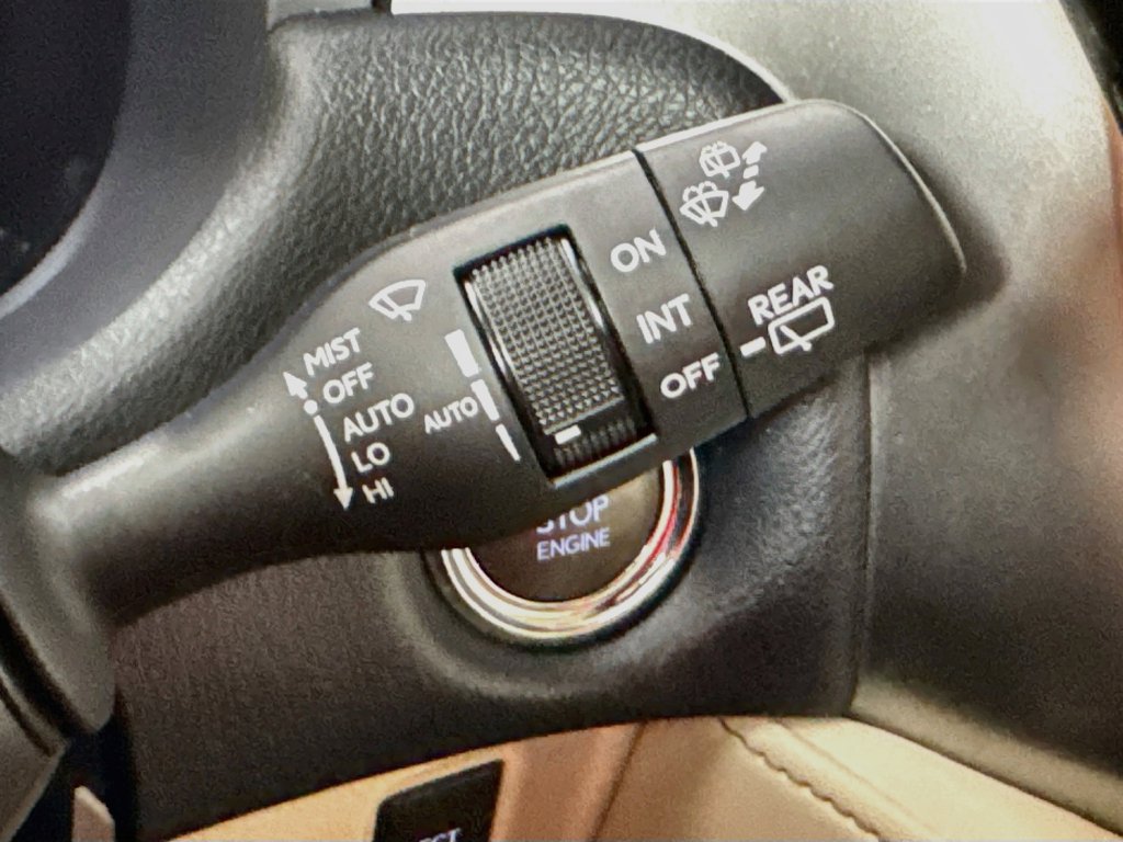 Used 2023 Lexus GX 460 Premium w/ Accessory Package AWD/4WD image 13