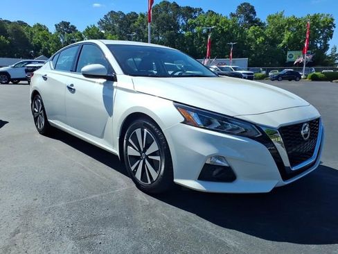 Used 2021 Nissan Altima 2.5 SL FWD image 1