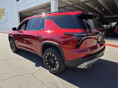 Certified 2025 Chevrolet Traverse Z71 w/ Enhanced Driving Package image 4