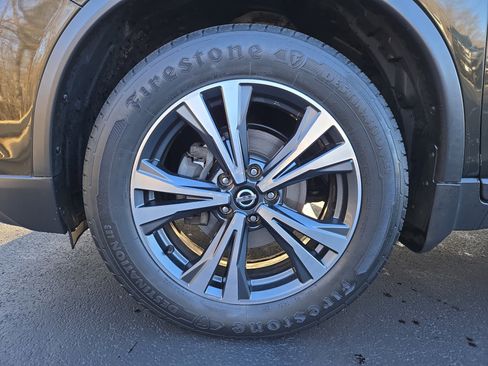 Used 2017 Nissan Rogue SL w/ SL Premium Package image 11