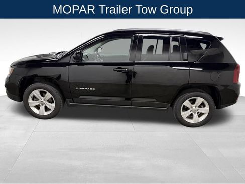 Used 2014 Jeep Compass Latitude w/ Sun/Sound Group AWD/4WD image 7