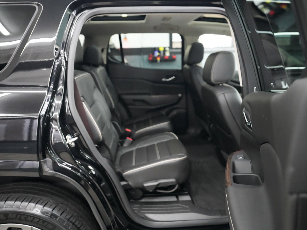 Used 2023 GMC Acadia Denali w/ Black Diamond Edition AWD/4WD image 35