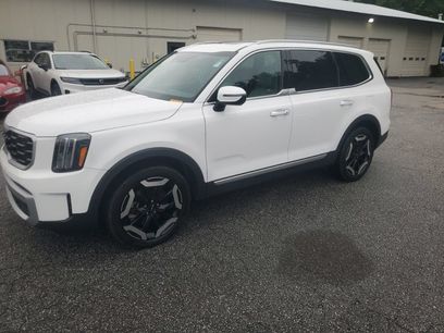 Used 2023 Kia Telluride S w/ S Sunroof Package