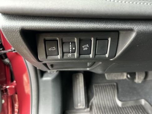 Certified 2025 Subaru Outback Limited AWD/4WD image 17