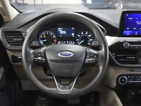 Used 2020 Ford Escape SE image 13
