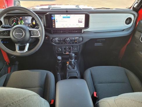 Used 2025 Jeep Wrangler Unlimited Sahara w/ Safety Group AWD/4WD image 6