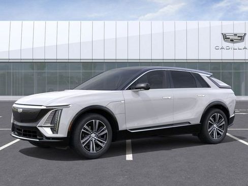New 2025 Cadillac Lyriq Luxury image 2