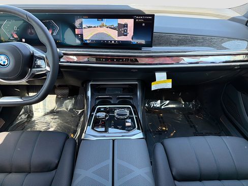 New 2026 BMW i7 eDrive50 w/ Premium Package image 18