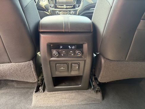 Used 2018 Chevrolet Traverse Premier AWD/4WD image 25