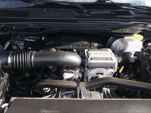 Used 2023 RAM 1500 Laramie AWD/4WD image 13