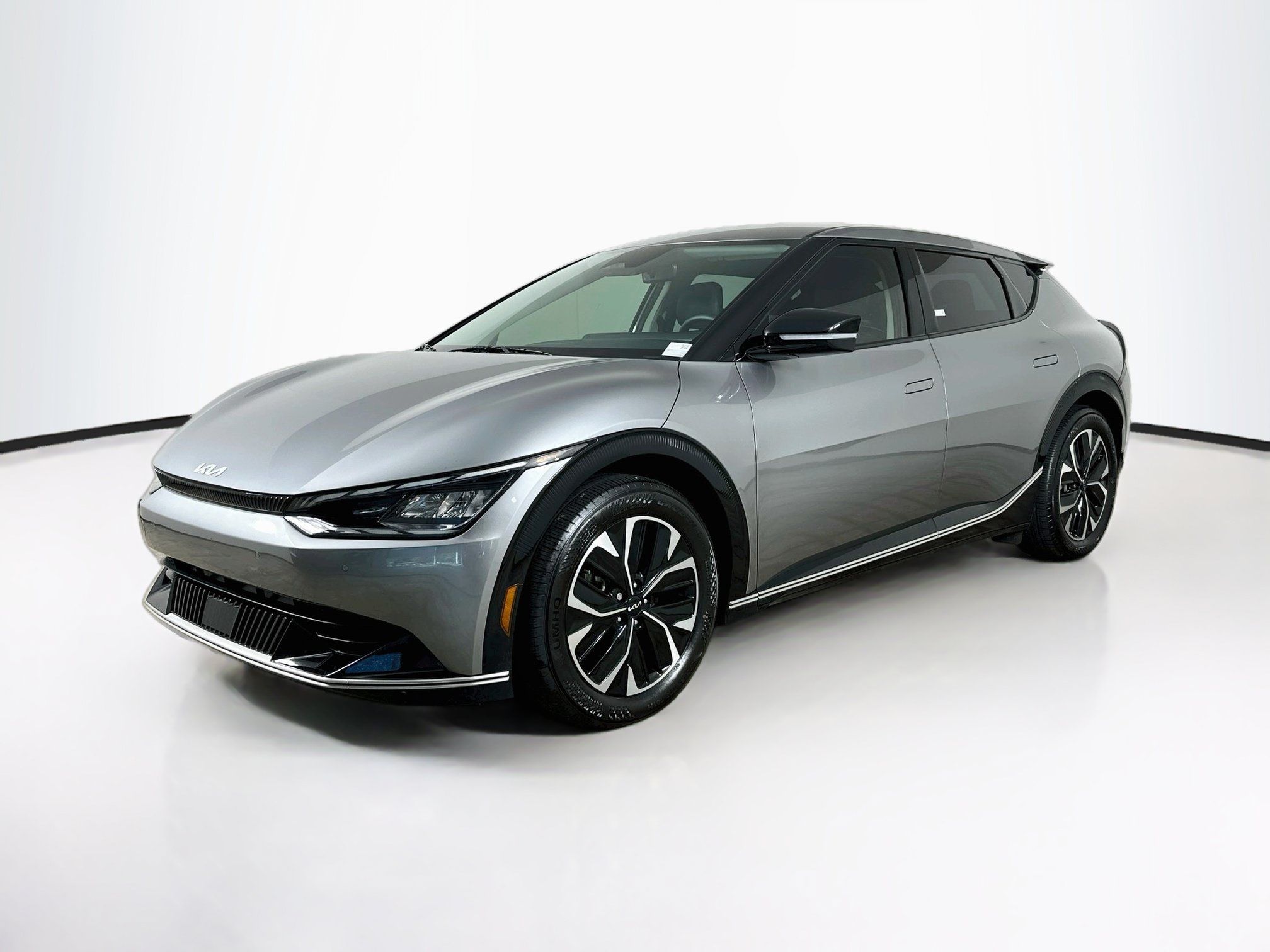 Used 2023 Kia EV6 Wind RWD image 3