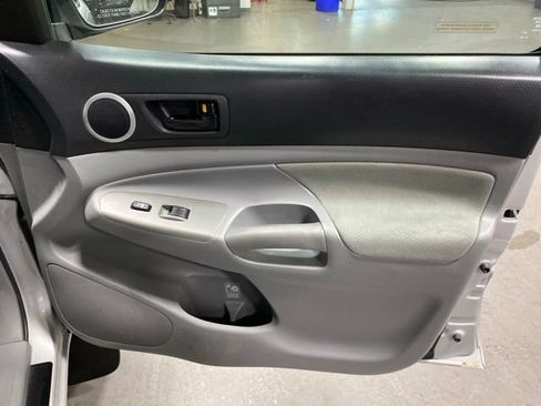 Used 2010 Toyota Tacoma 4x4 Access Cab V6 image 18