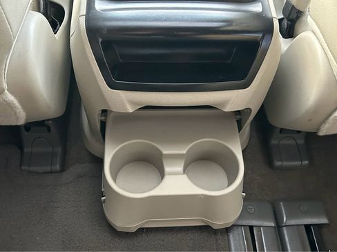 Used 2013 Toyota Sienna XLE image 19