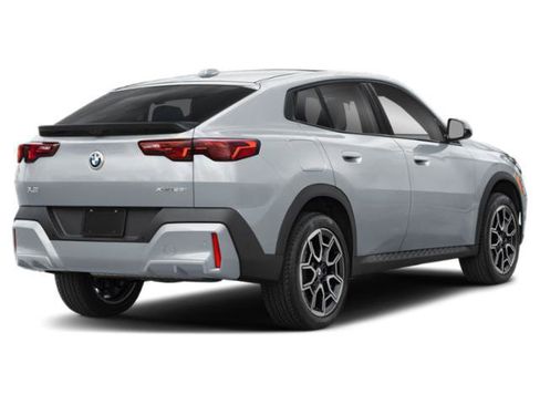New 2026 BMW X2 xDrive28i w/ M Sport Package AWD/4WD image 2