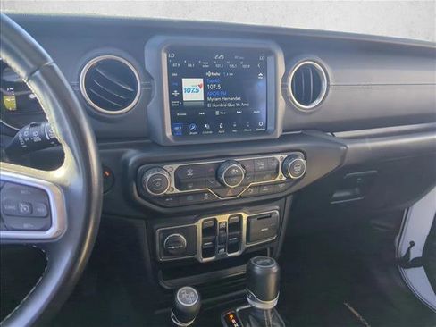 Used 2020 Jeep Wrangler Unlimited Sahara image 12