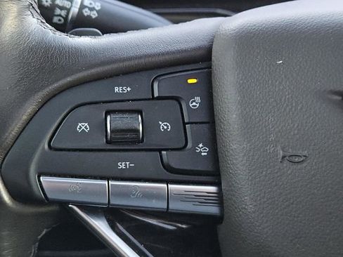 Used 2022 Cadillac Escalade Premium Luxury image 24