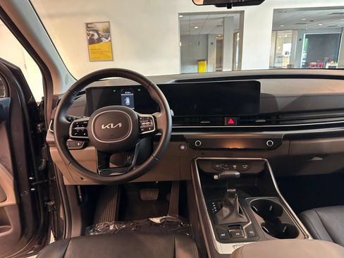 Used 2026 Kia Carnival FWD image 37