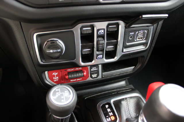 Used 2025 Jeep Wrangler Unlimited Rubicon AWD/4WD image 28