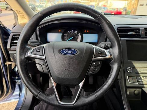 Used 2018 Ford Fusion SE w/ Equipment Group 201A image 12