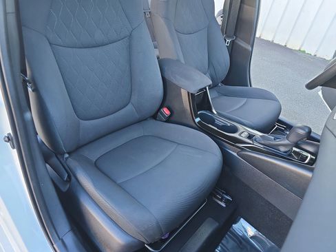 Used 2021 Toyota Corolla LE image 16