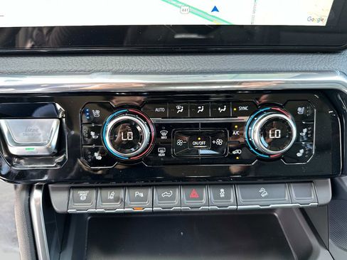 New 2025 GMC Sierra 2500 Denali w/ Denali Reserve Package image 31