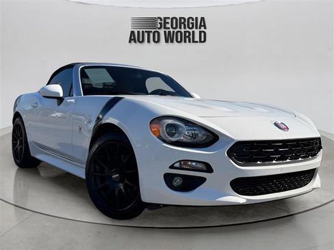 Used 2017 FIAT 124 Spider Lusso image 2