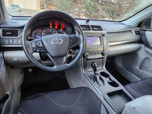 Used 2015 Toyota Camry LE image 34