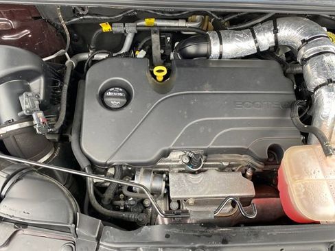 Used 2022 Chevrolet Trax LT w/ LT Convenience Package image 19