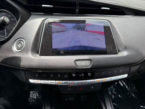Used 2023 Cadillac XT4 Premium Luxury FWD image 18