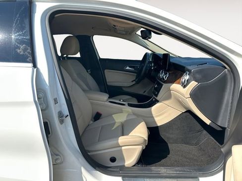 Used 2018 Mercedes-Benz GLA 250 image 15