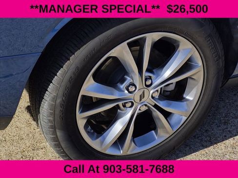 Used 2023 Dodge Challenger SXT image 8