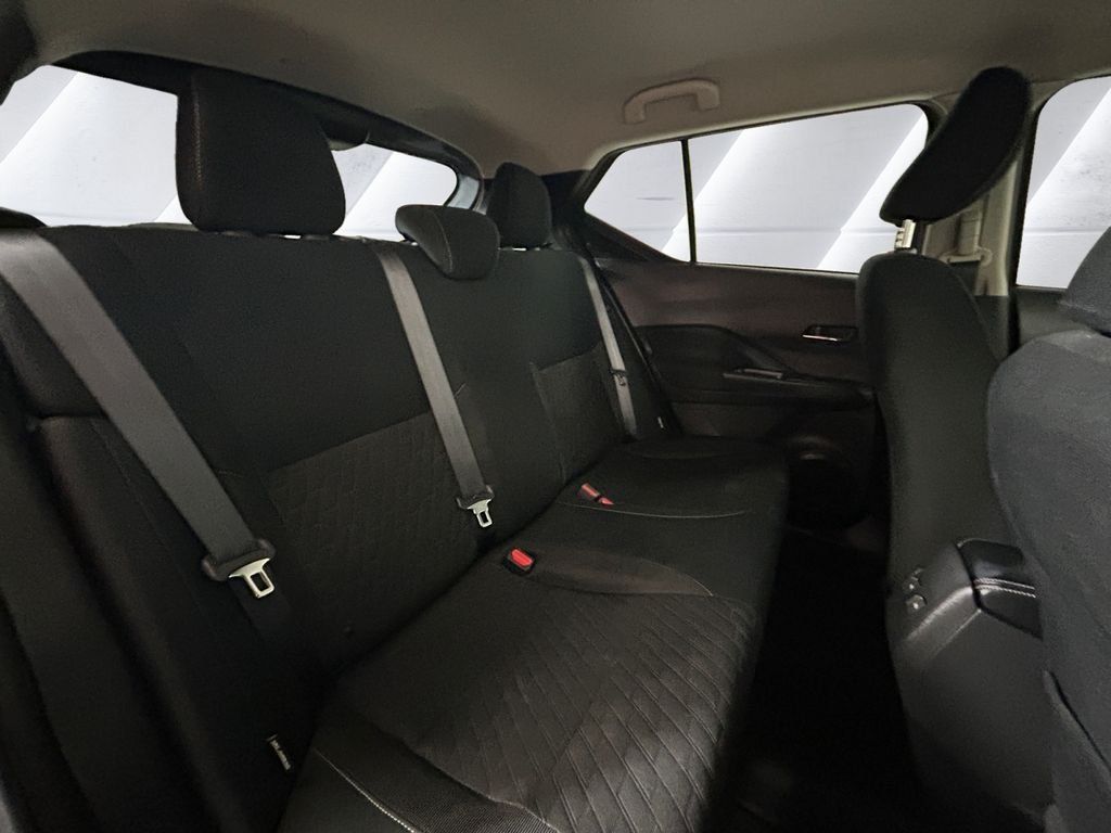 Used 2024 Nissan Kicks SV FWD image 16