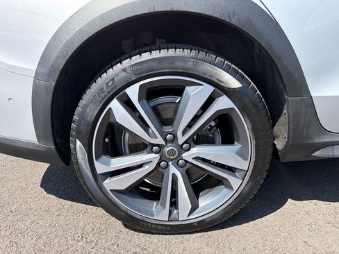 Used 2025 Volvo V60 B5 Cross Country Plus AWD/4WD image 10