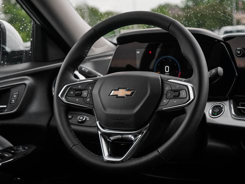 New 2026 Chevrolet Trax LT w/ LT Convenience Package FWD image 14