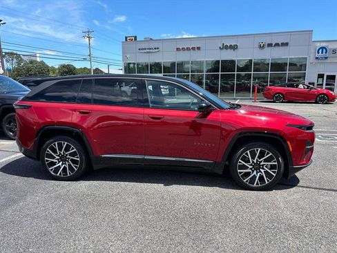 New 2025 Jeep Wagoneer S Limited image 2