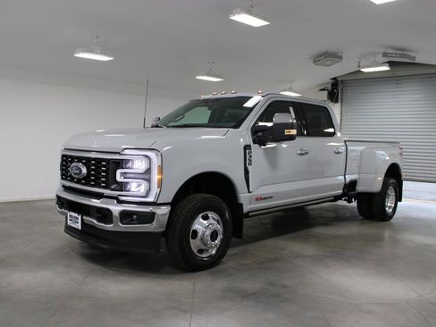 New 2026 Ford F350 Lariat AWD/4WD image 3
