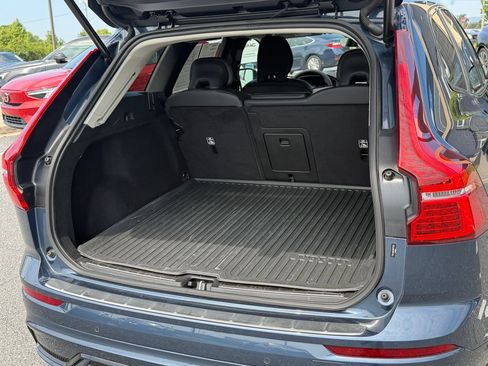 Used 2024 Volvo XC60 B5 Plus w/ Protection Package Premier AWD/4WD image 20