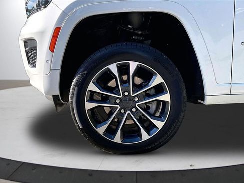 Certified 2023 Jeep Grand Cherokee L Overland AWD/4WD image 35