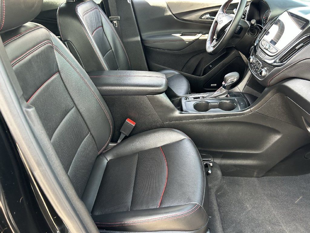 Used 2022 Chevrolet Equinox RS w/ RS Leather Package FWD image 11